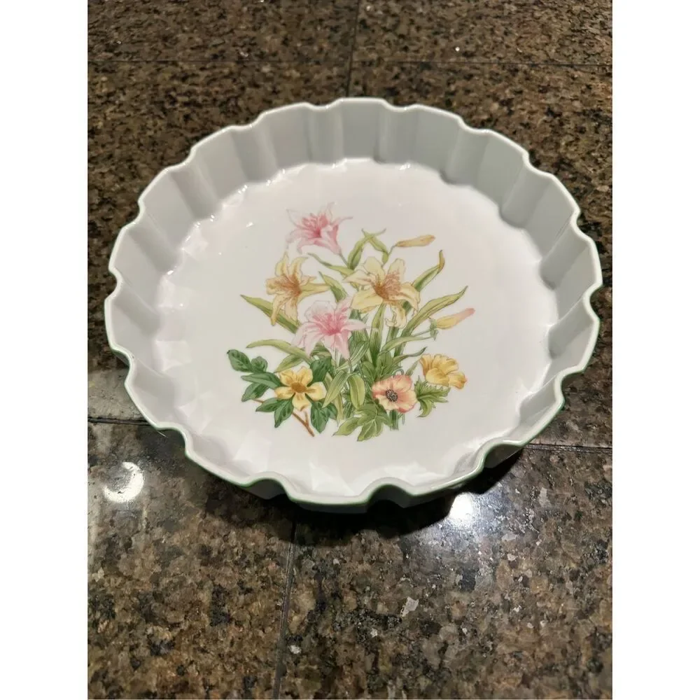 Vintage Shafford quiche or pie plate. Porcelain
